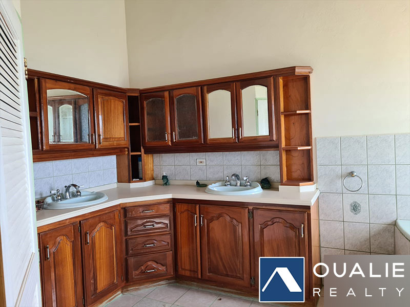 10 of 16 from Oualie Realty