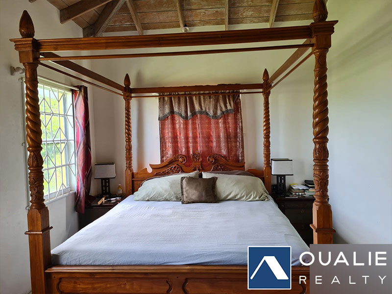 8 of 16 from Oualie Realty